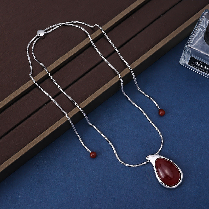 Resin Teardrop Pendant Necklace – Red/Black